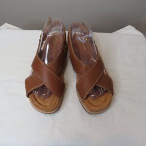 Women's Clarks pre-owned Brown Slingback Sandals